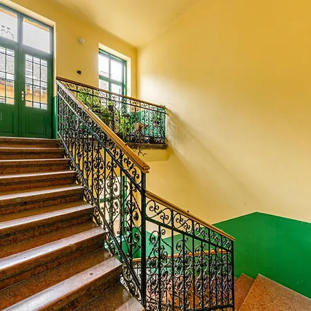 Apartment Urban Charm Downtown - Lively Quarter