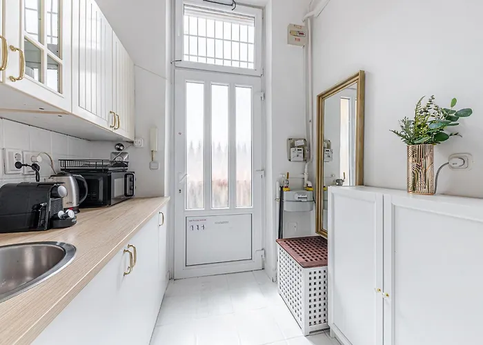 Urban Charm Ac And Bathtub Apartament *