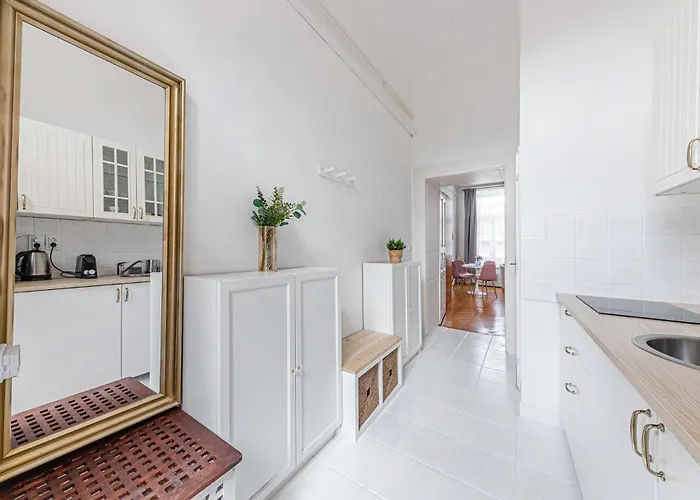 Urban Charm Ac And Bathtub *